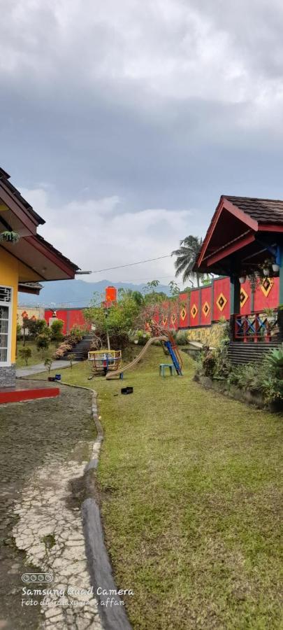 Villa Puspa 259 By Surganya Villa Puncak Exterior photo